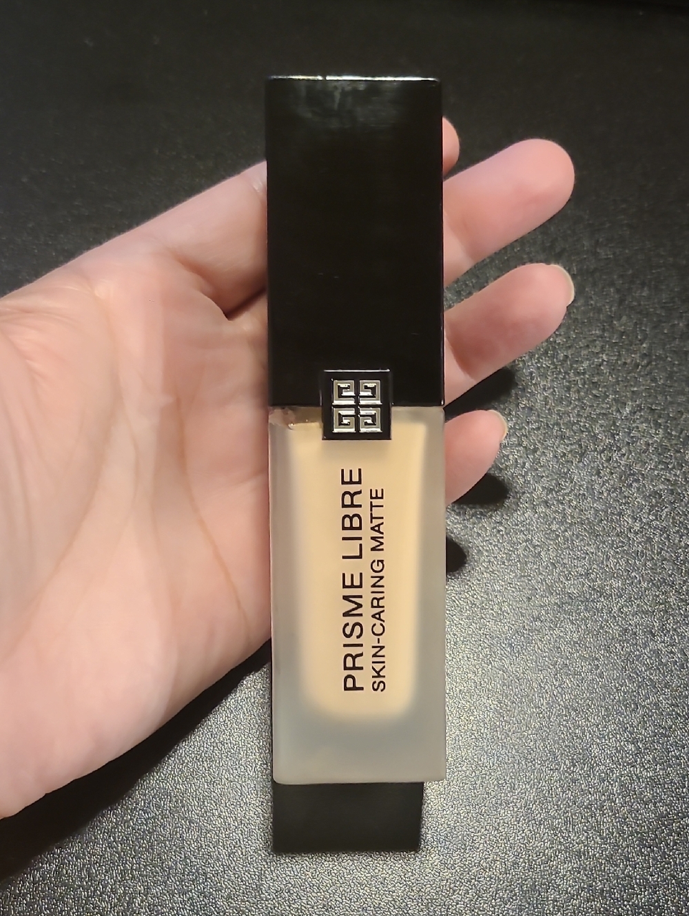 Givenchy Prisme Libre Skin-Caring Matte Foundation - Shade:1-C105